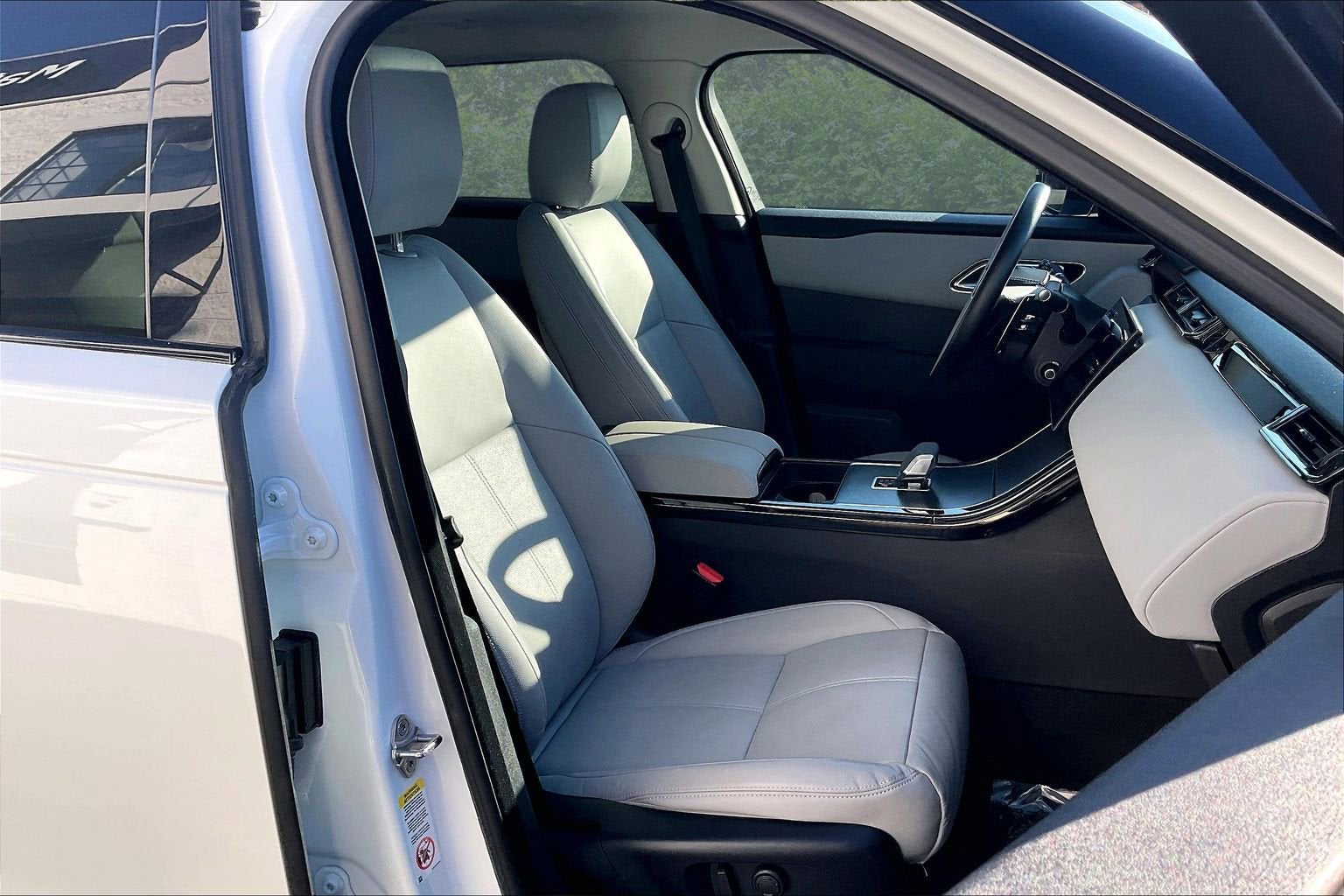 2025 Land Rover Range Rover Velar Dynamic SE