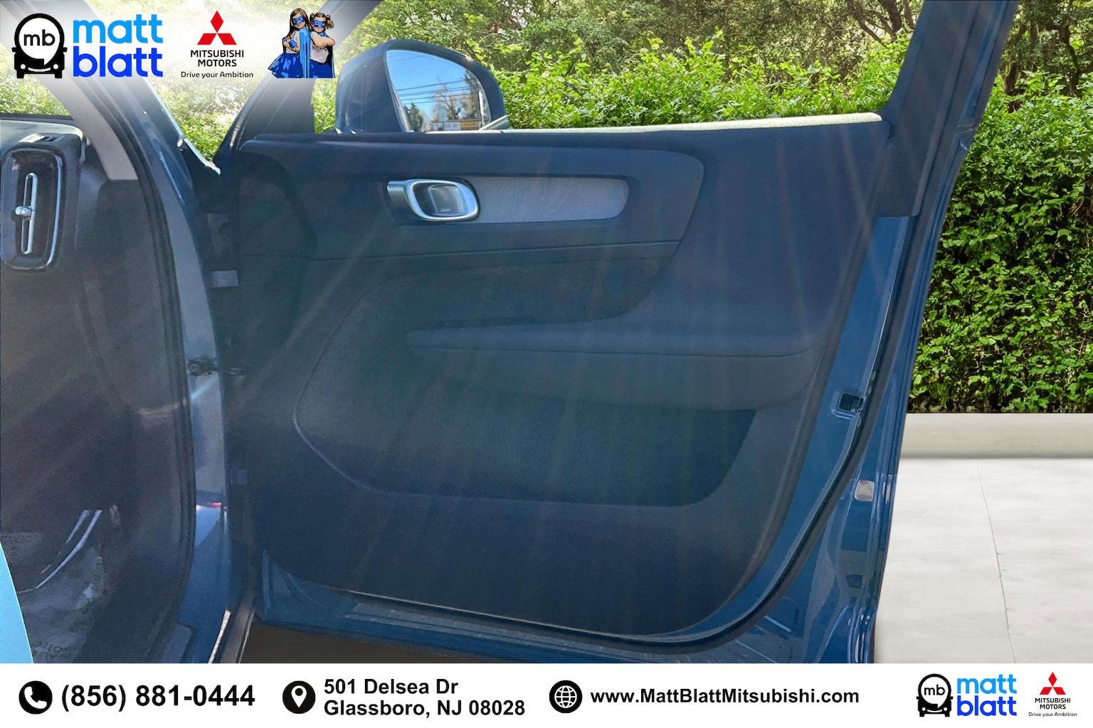 2025 Volvo XC40 Core Bright Theme