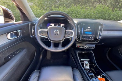 2023 Volvo XC40 Ultimate Dark Theme