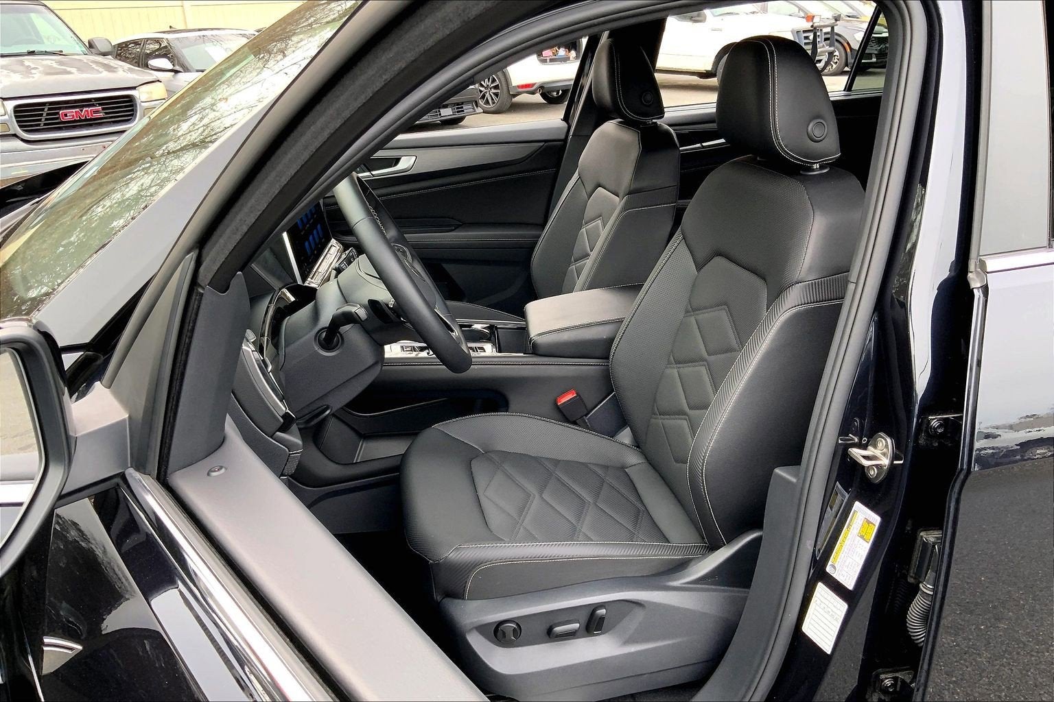 2025 Volkswagen Atlas Cross Sport 2.0T SE w/Technology