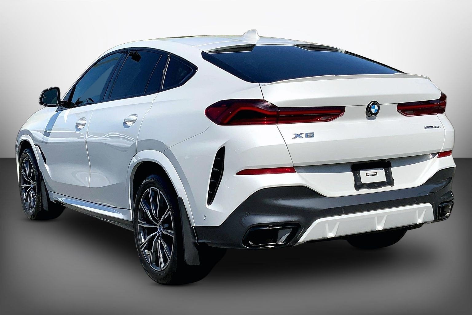 2023 BMW X6 xDrive40i
