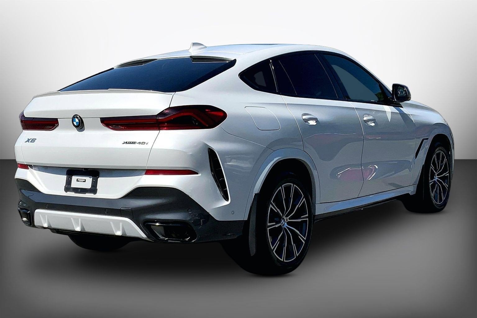 2023 BMW X6 xDrive40i