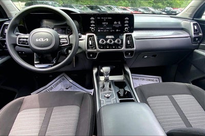 2023 Kia Sorento LX