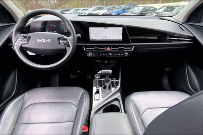 2023 Kia Niro SX