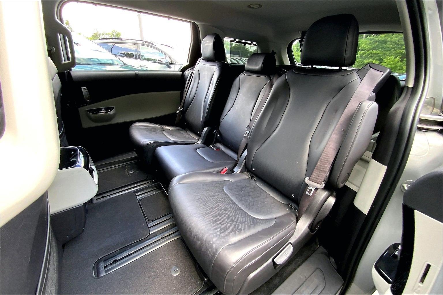 2024 Kia Carnival EX