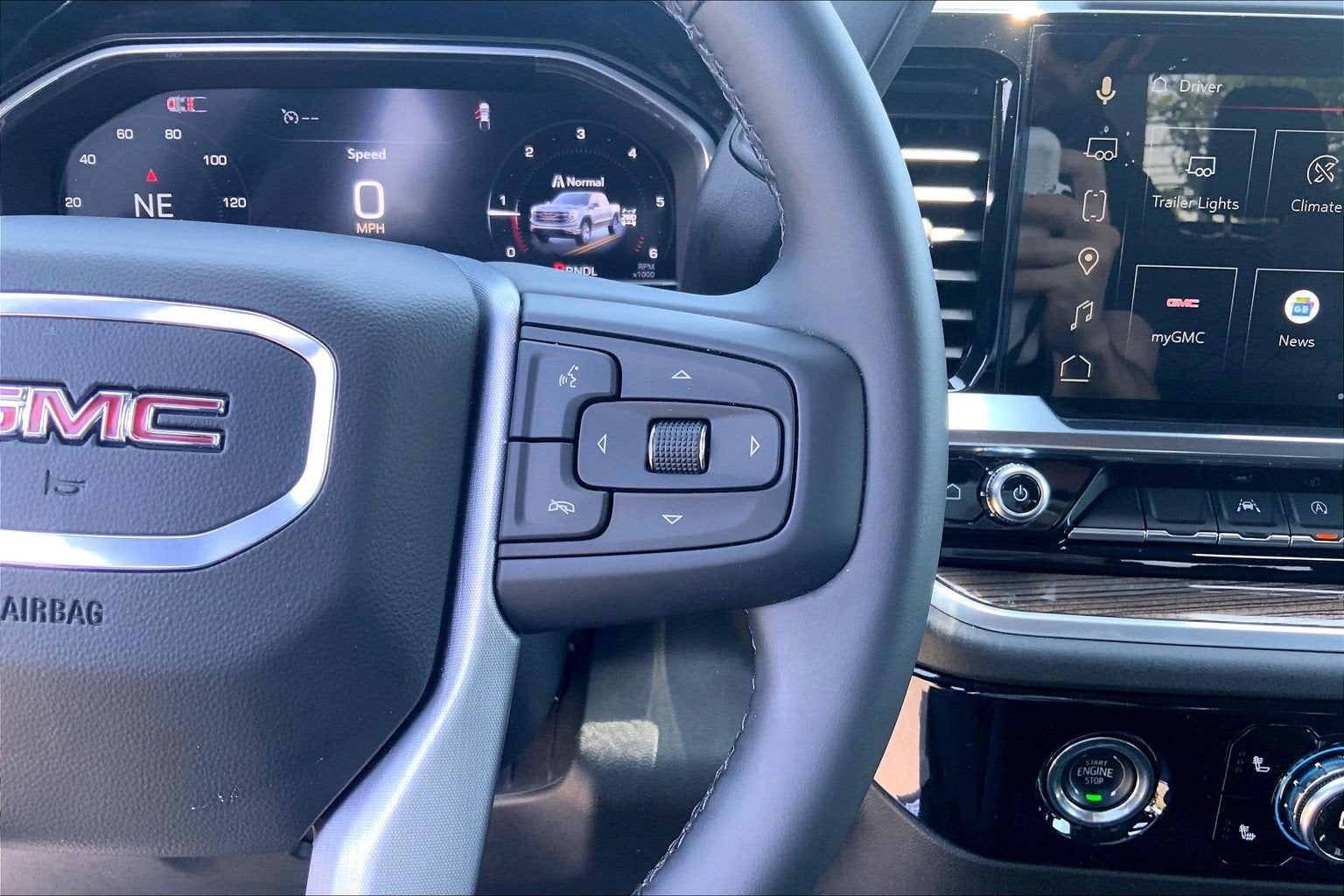 2024 GMC Sierra 1500 Elevation