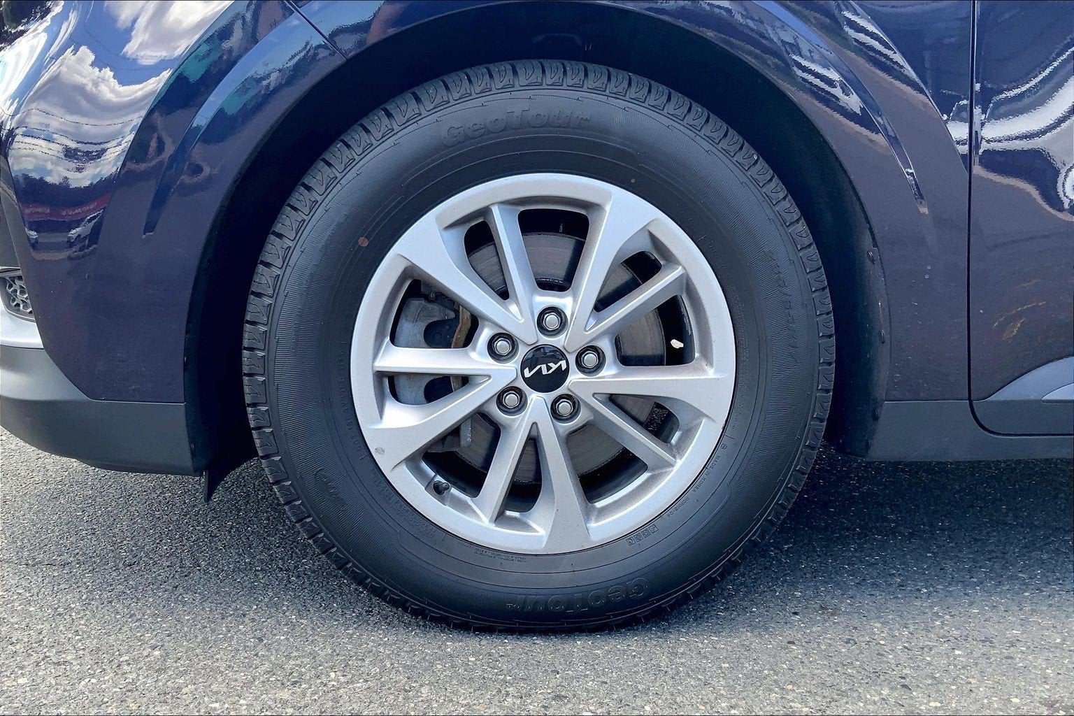 2024 Kia Carnival LX