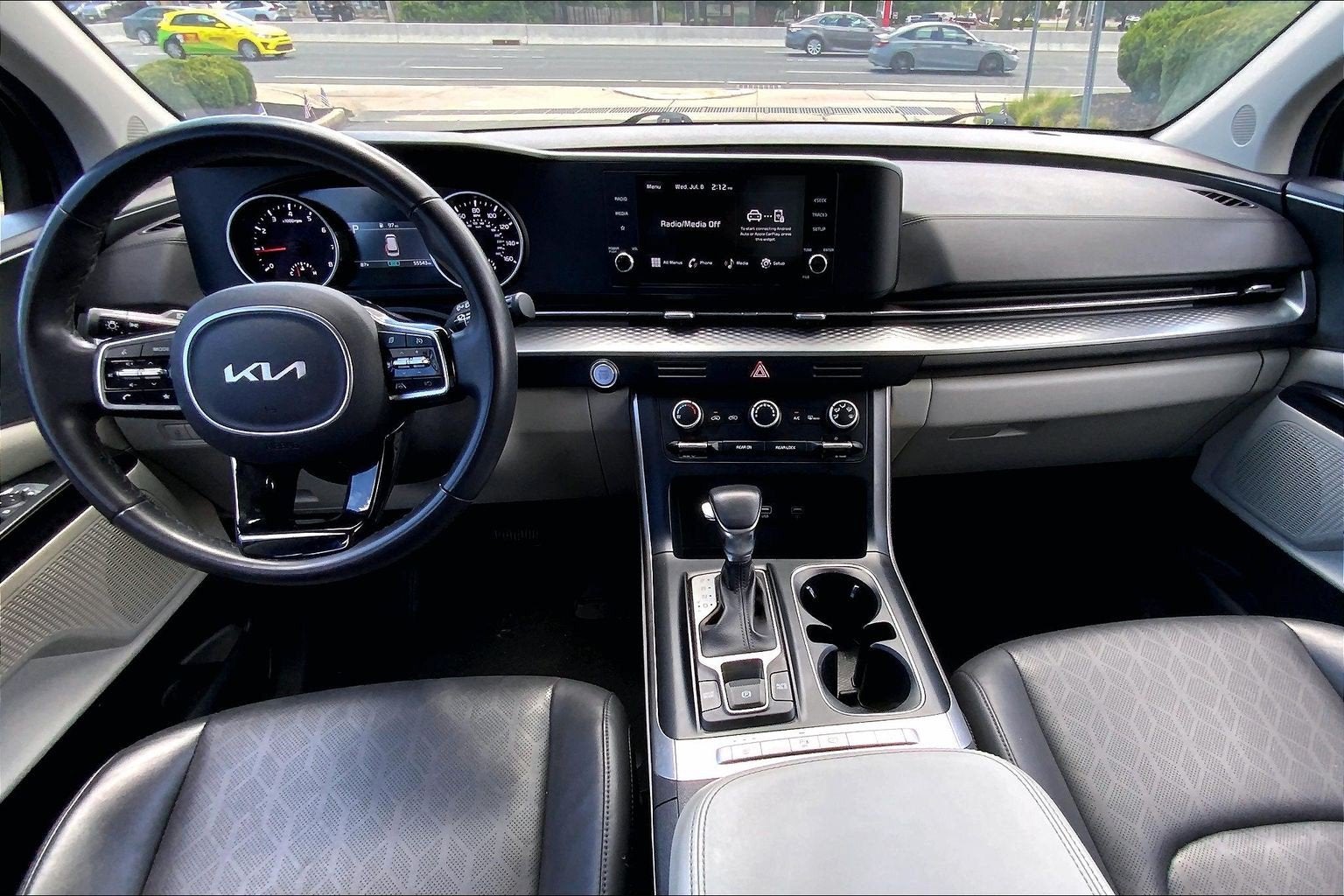 2024 Kia Carnival LX
