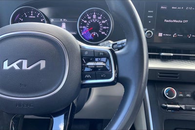 2024 Kia Carnival LX