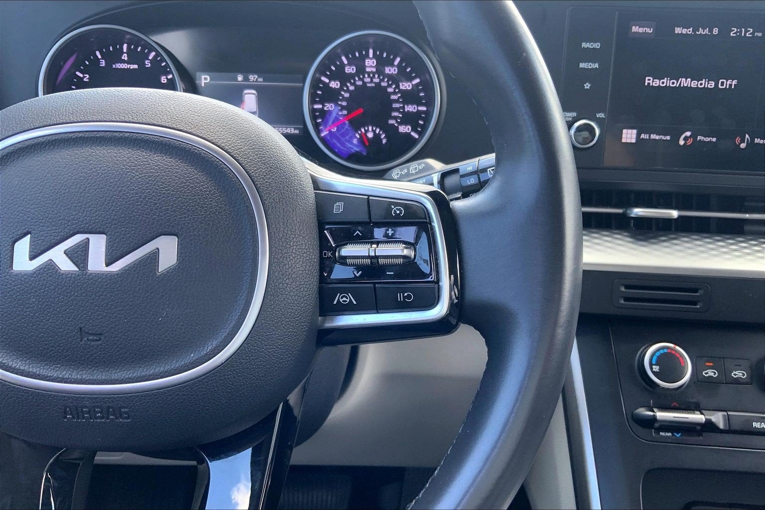 2024 Kia Carnival LX