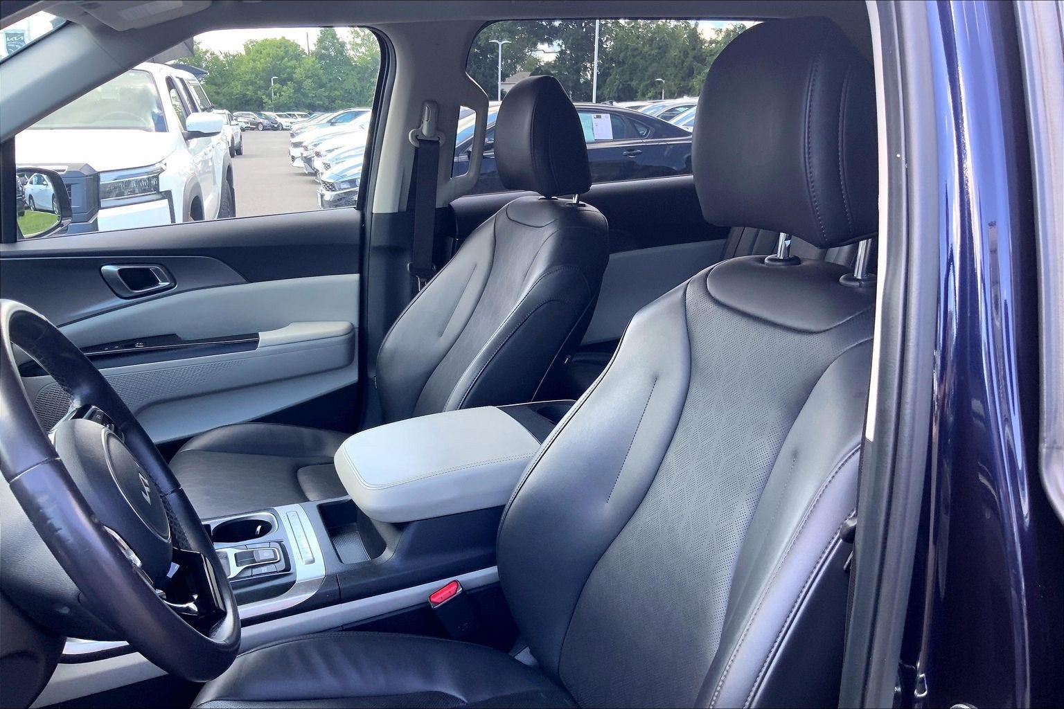 2024 Kia Carnival LX