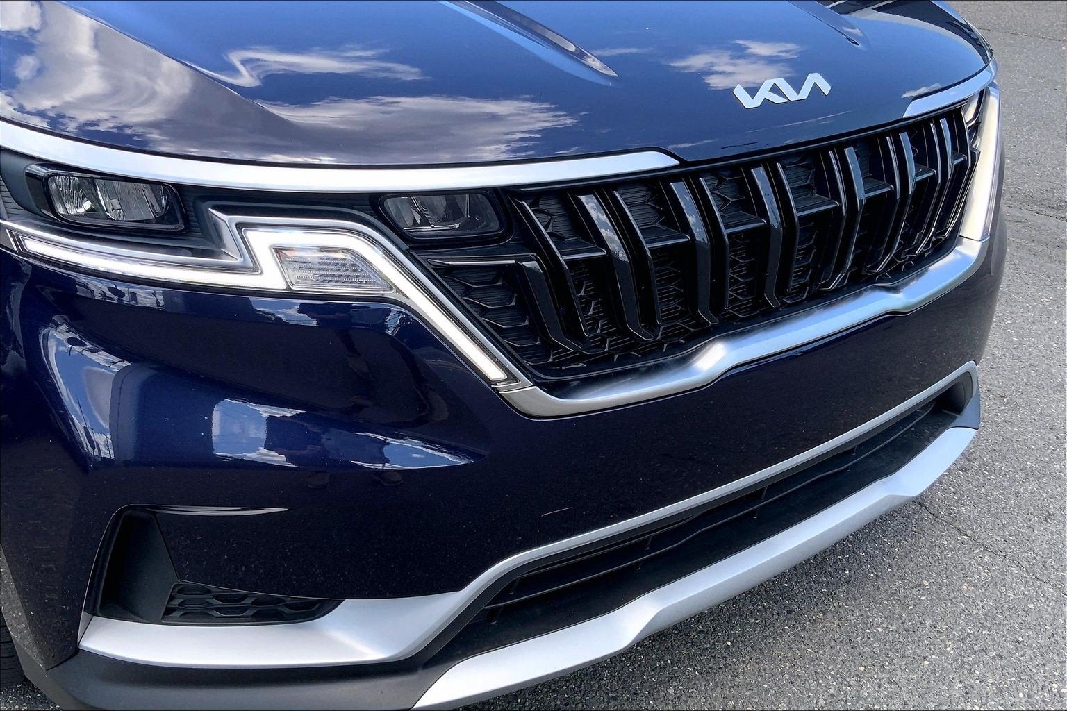 2024 Kia Carnival LX